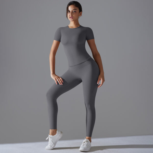 Women's Solid Color Quick-drying Yoga Clothes Short-sleeved Trousers Sports Suit - Image 7