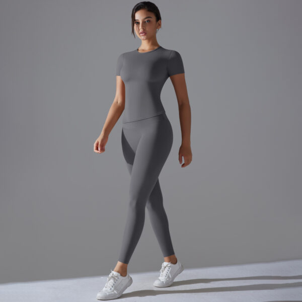 Women's Solid Color Quick-drying Yoga Clothes Short-sleeved Trousers Sports Suit - Image 6